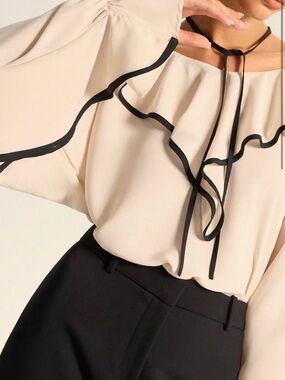 Commense Contrast Trim Ruffle Collar Blouse